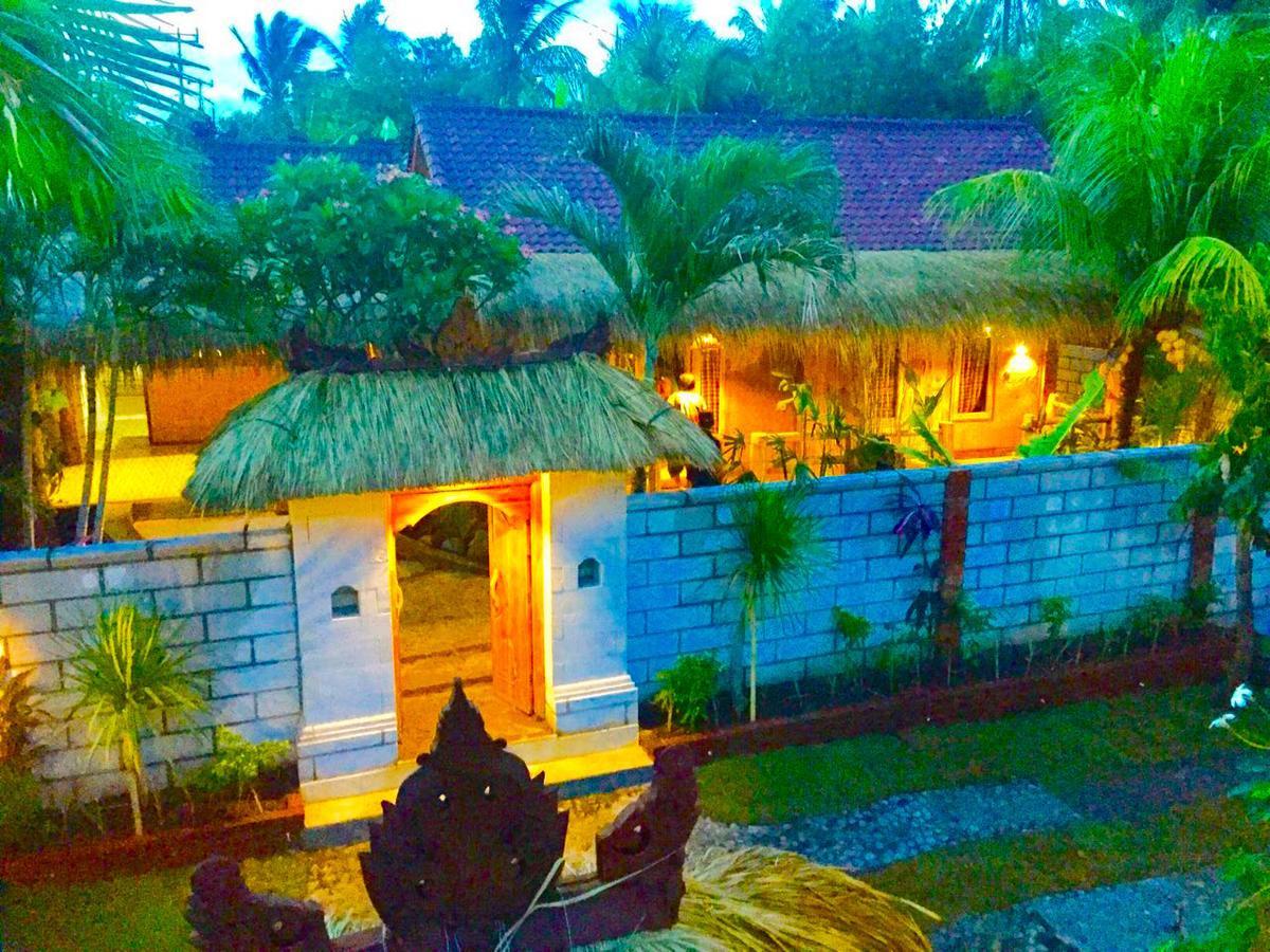 Hôtel L'Bulu Menjangan à Banyuwedang Extérieur photo